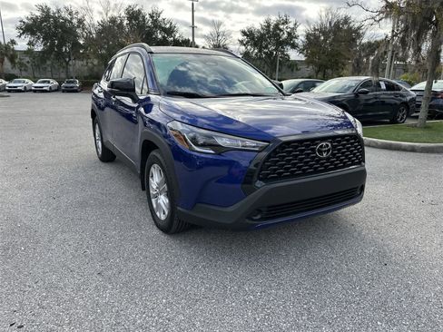 Used 2025 Toyota Corolla Cross LE image 8