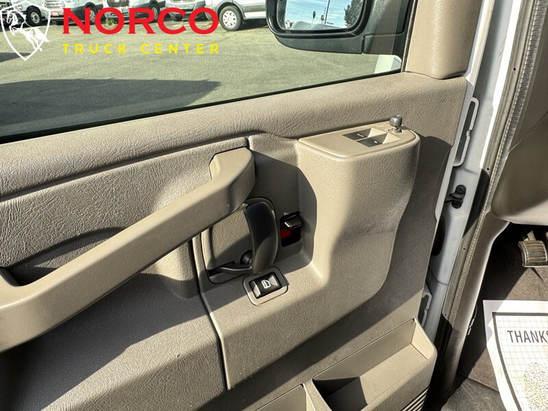 Used 2020 Chevrolet Express 3500 LT w/ LT Preferred Equipment Group RWD image 18