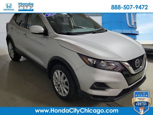 Used 2020 Nissan Rogue Sport S w/ Appearance Package FWD image 1