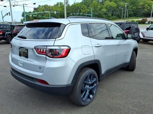 New 2026 Jeep Compass Latitude AWD/4WD image 3