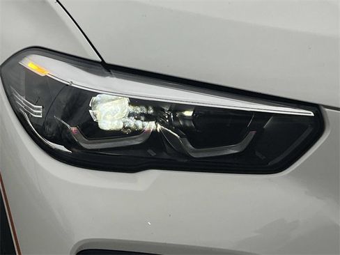 Used 2022 BMW X5 sDrive40i w/ Premium Package image 9