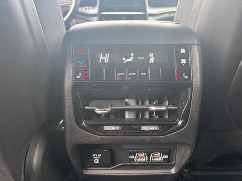 Used 2022 Jeep Grand Cherokee L Limited image 33