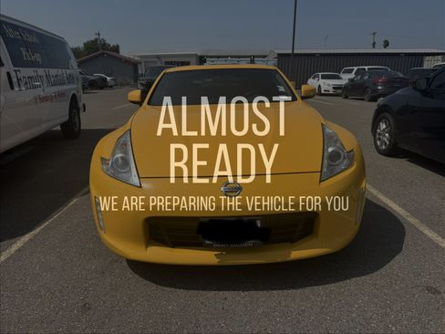 Used 2017 Nissan 370Z Coupe RWD image 1