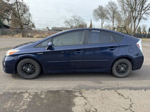 Used 2014 Toyota Prius Two image 5