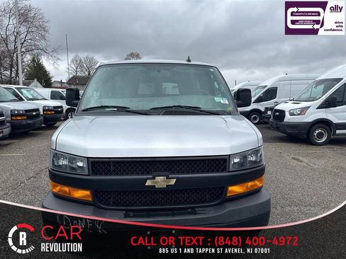 Used 2020 Chevrolet Express 3500 LS RWD image 2