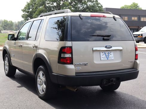 Used 2007 Ford Explorer XLT image 7