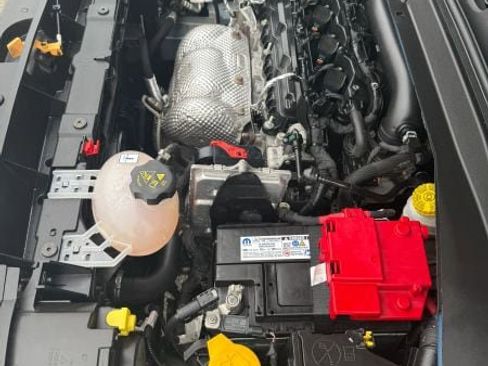 Used 2021 Jeep Renegade Latitude w/ Convenience Group image 10