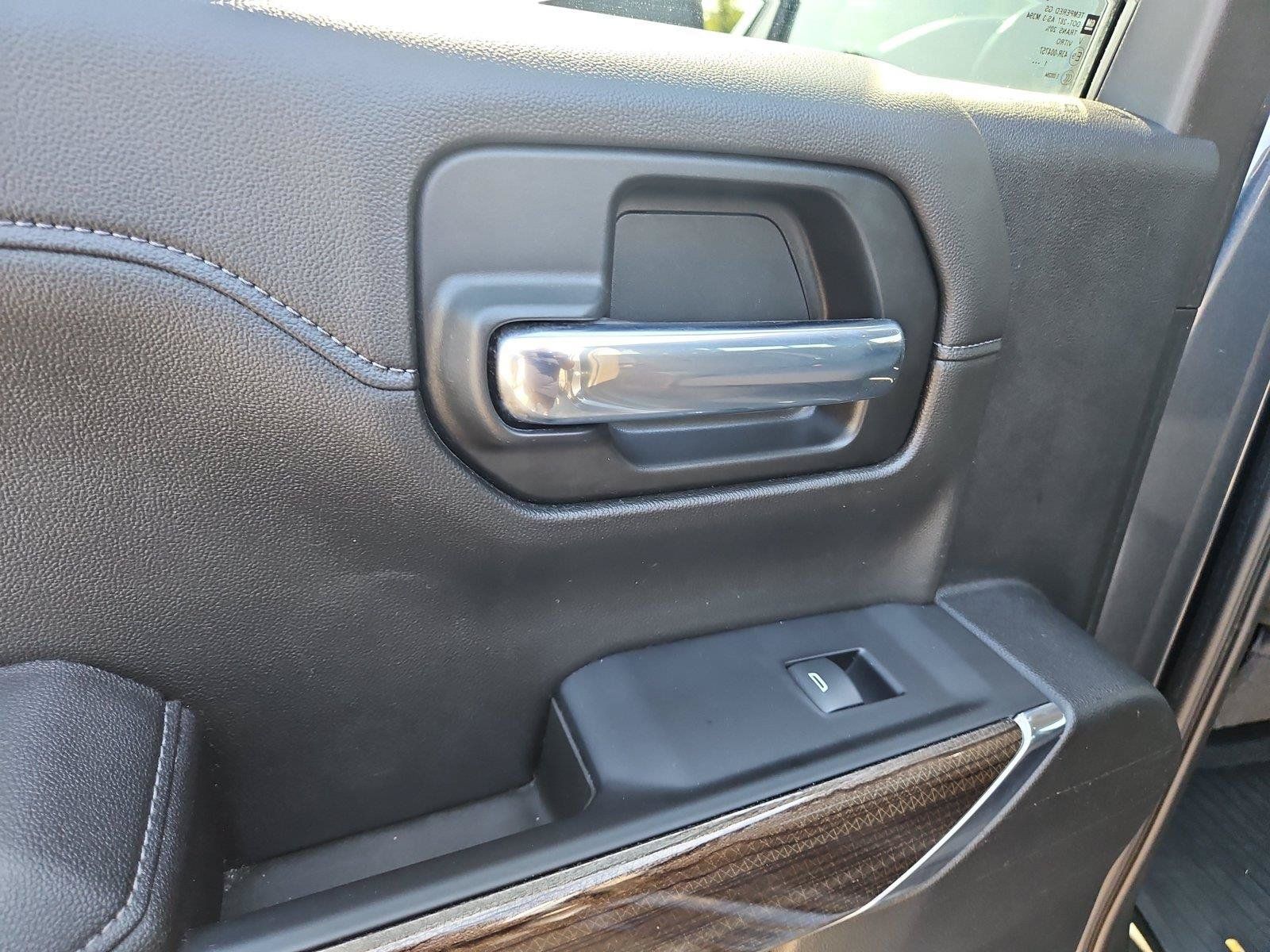 Used 2022 Chevrolet Silverado 1500 RST AWD/4WD image 16