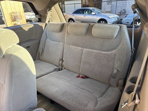 Used 2004 Toyota Sienna CE image 26