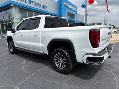 Used 2021 GMC Sierra 1500 AT4 w/ Technology Package AWD/4WD image 7