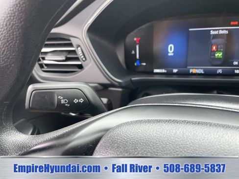 Used 2025 Ford Escape Active AWD/4WD image 32