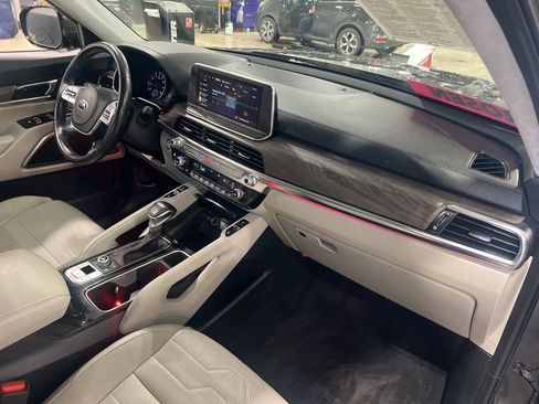 Used 2021 Kia Telluride SX w/ SX Prestige Package image 23