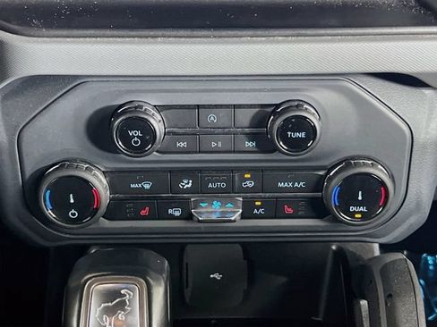 Used 2022 Ford Bronco Big Bend w/ Sasquatch Package AWD/4WD image 18