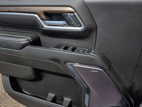 Used 2024 Chevrolet Silverado 2500 High Country w/ High Country Premium Package AWD/4WD image 22