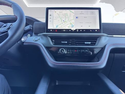 Used 2025 Ford Explorer ST-Line image 15