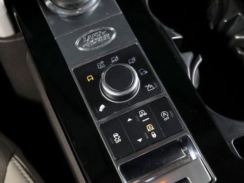 Used 2020 Land Rover Discovery HSE image 14