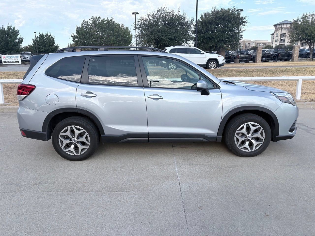 Used 2024 Subaru Forester Premium AWD/4WD image 3