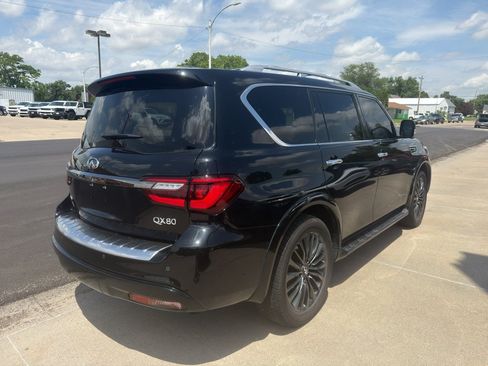 Used 2024 INFINITI QX80 Sensory AWD/4WD image 3