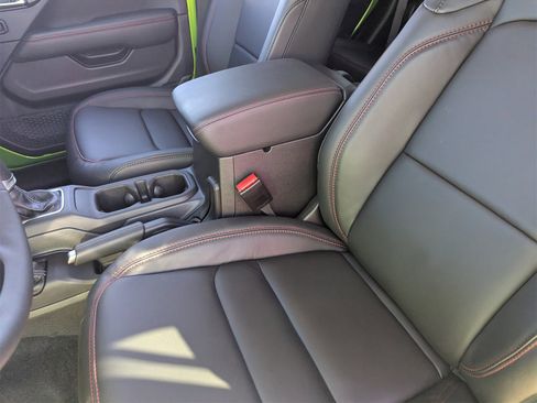 Used 2025 Jeep Gladiator Rubicon image 17