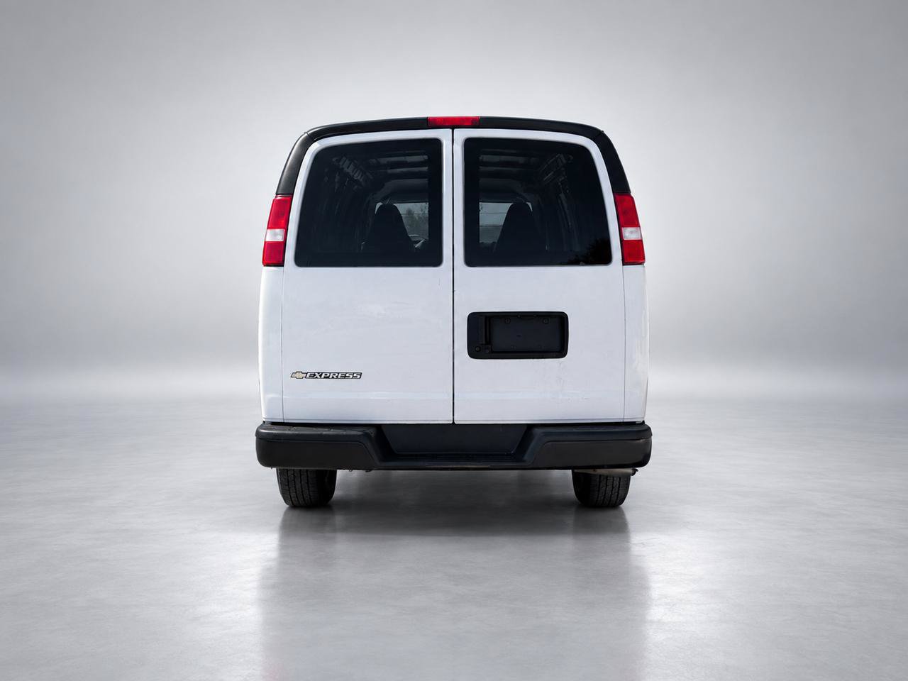 Used 2022 Chevrolet Express 2500 w/ Driver Convenience Package RWD image 4