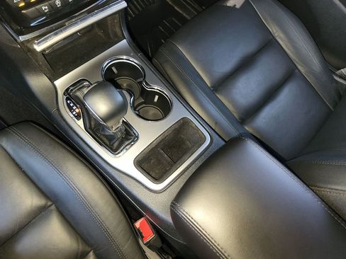 Used 2021 Jeep Grand Cherokee Limited image 23