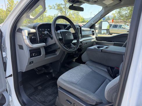 Used 2024 Ford F350 XLT AWD/4WD image 8