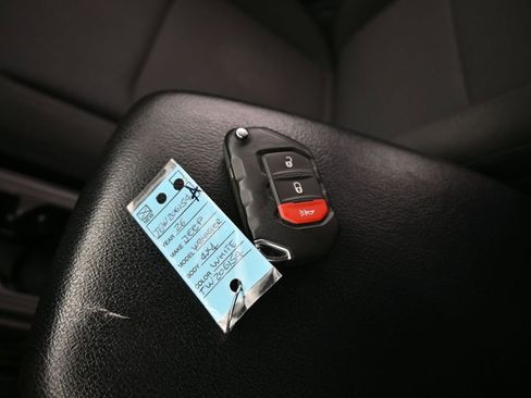 Used 2022 Jeep Wrangler Unlimited Sport image 17