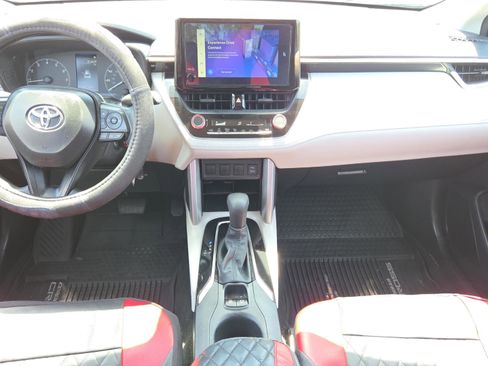 Used 2024 Toyota Corolla Cross L FWD image 11