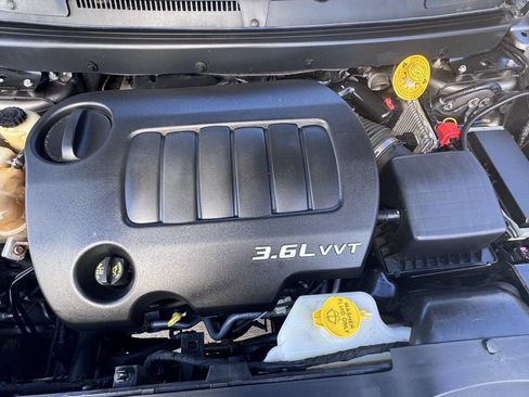 Used 2013 Dodge Journey SXT image 2