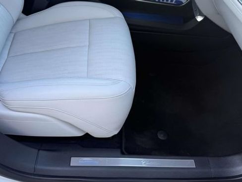 Certified 2024 Cadillac Lyriq Luxury AWD/4WD image 20