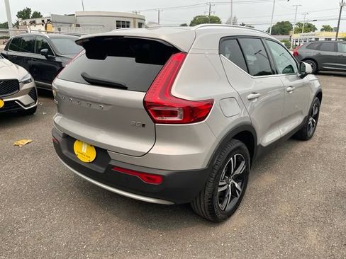 Used 2025 Volvo XC40 B5 Core w/ Protection Package Premier AWD/4WD image 7