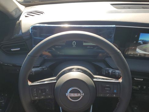 New 2026 Nissan Kicks SR w/ SR Premium Package AWD/4WD image 12