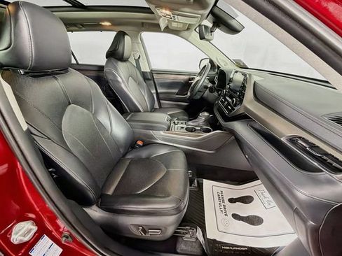 Used 2021 Toyota Highlander Limited AWD/4WD image 31