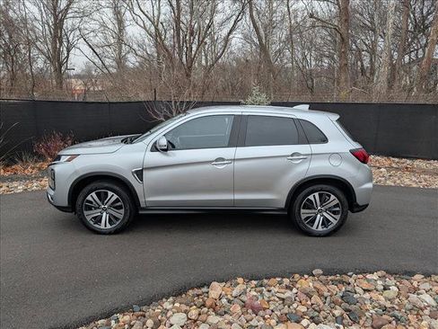Used 2024 Mitsubishi Outlander Sport SE image 2