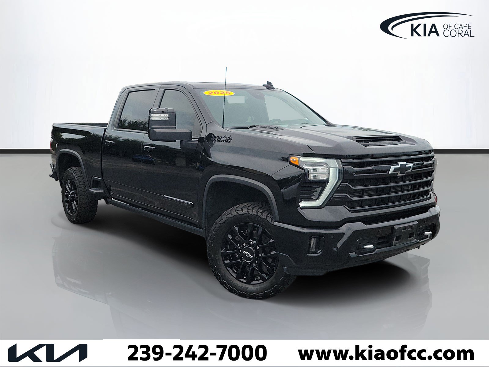 Used 2025 Chevrolet Silverado 2500 High Country w/ Midnight Edition AWD/4WD image 1