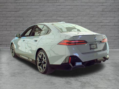 Used 2026 BMW i5 eDrive40 AWD/4WD image 4