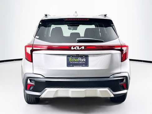 Used 2025 Kia Seltos S image 7