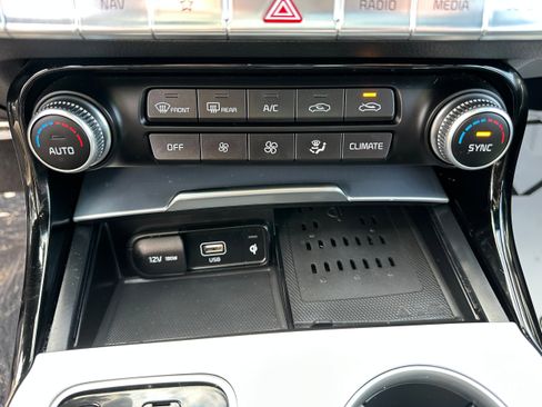 Used 2023 Kia Stinger GT2 image 40