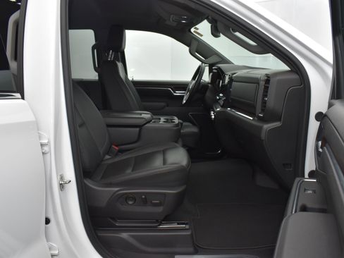 Used 2025 GMC Sierra 1500 SLT image 11