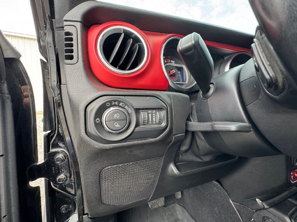 Used 2020 Jeep Gladiator Rubicon w/ Safety Group AWD/4WD image 25