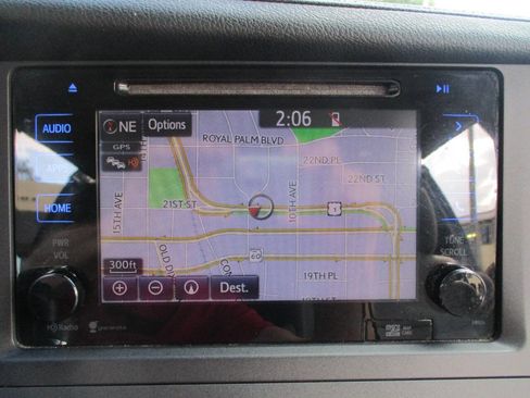 Used 2015 Toyota Sienna XLE Premium image 18