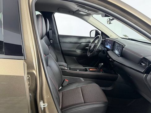 Used 2026 Nissan Kicks SR w/ Cold Weather Package FWD image 27