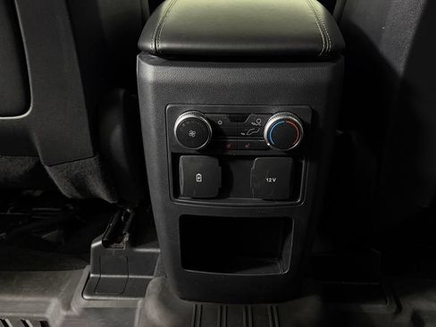 Used 2020 Ford Explorer XLT w/ Equipment Group 202A AWD/4WD image 30