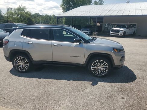 Used 2022 Jeep Compass Limited w/ Elite Group AWD/4WD image 5