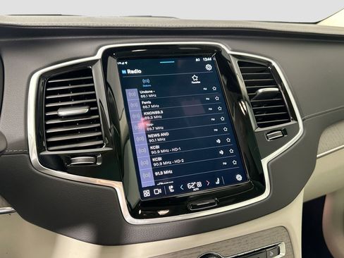 New 2025 Volvo XC90 B6 Ultra w/ Lounge Package image 10