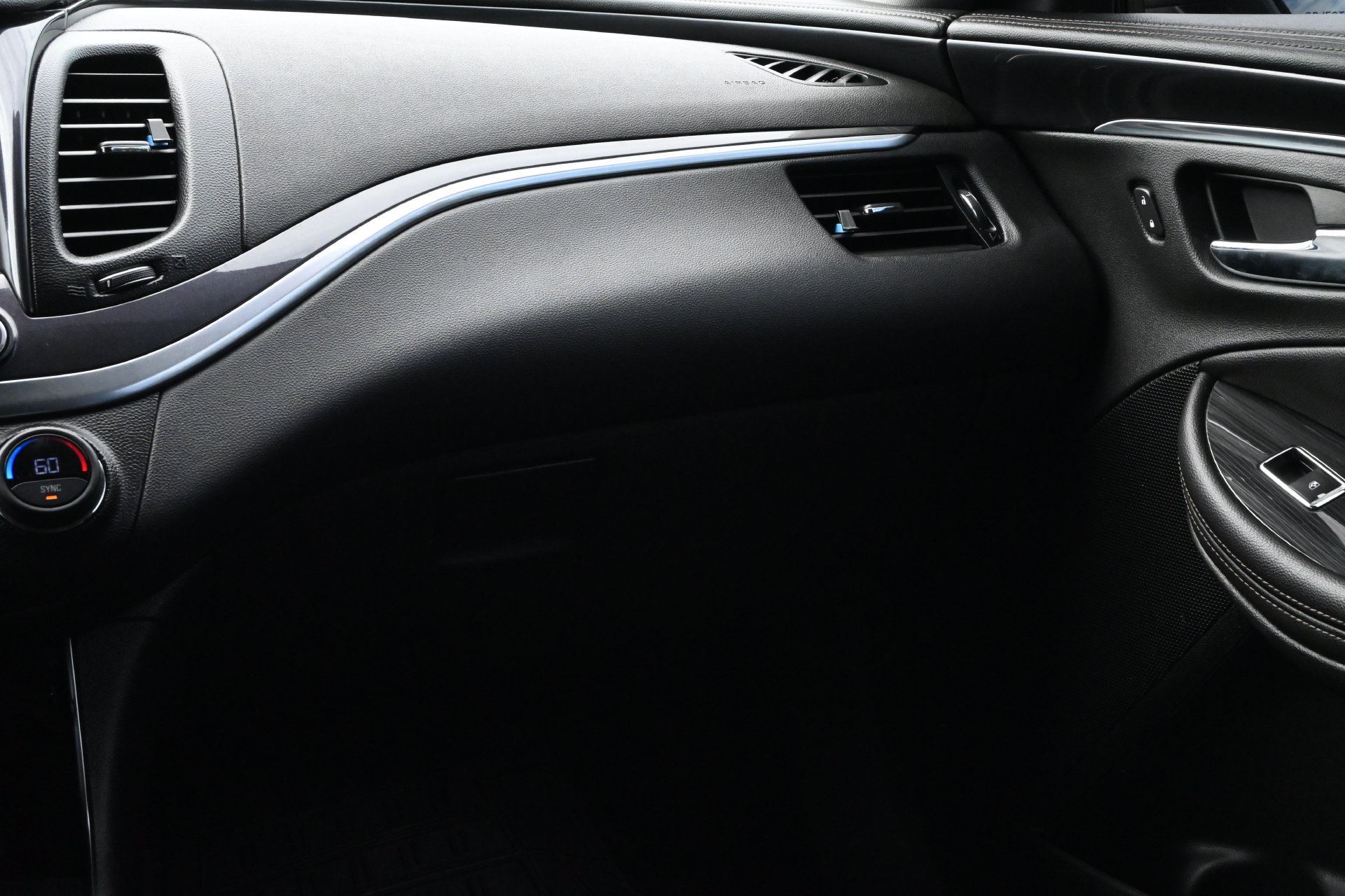 Used 2019 Chevrolet Impala LT FWD image 9