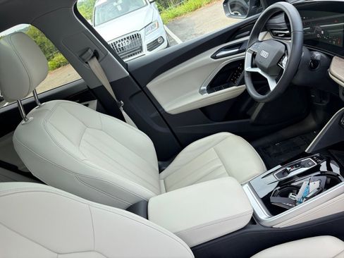Used 2025 Audi Q5 Premium Plus w/ Premium Plus AWD/4WD image 32