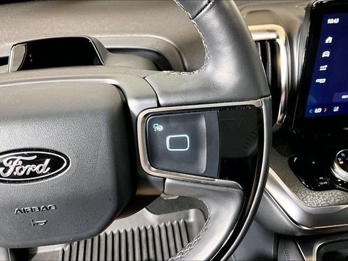 Used 2025 Ford Expedition Tremor AWD/4WD image 15