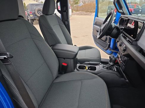 New 2026 Jeep Gladiator Sport image 10