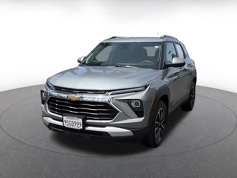 Used 2025 Chevrolet TrailBlazer LT FWD image 7